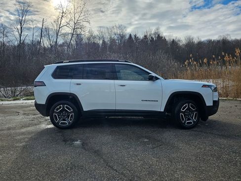 New 2026 Jeep Cherokee Laredo AWD/4WD image 2