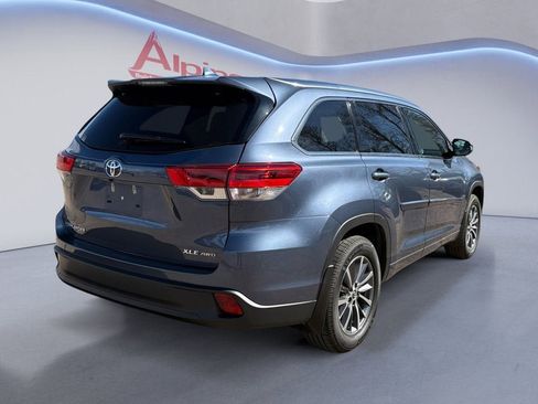 Used 2018 Toyota Highlander XLE image 5