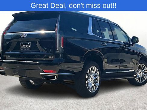 Used 2024 Cadillac Escalade Premium Luxury image 2