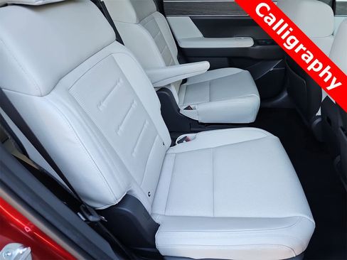 Used 2025 Hyundai Santa Fe Calligraphy image 17