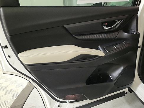 Used 2024 Subaru Ascent Premium w/ Convenience Package image 21