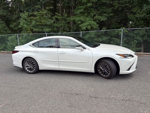 Certified 2024 Lexus ES 350 Ultra Luxury FWD image 1