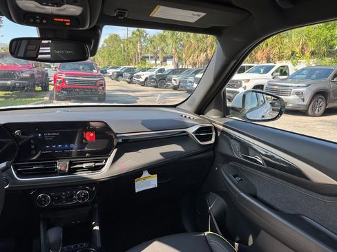 New 2025 Chevrolet TrailBlazer ACTIV w/ Convenience Package FWD image 24