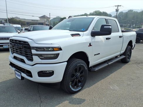 New 2026 RAM 2500 Big Horn AWD/4WD image 8