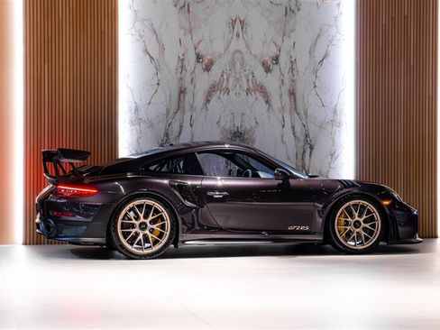 Used 2018 Porsche 911 GT2 RS RWD image 4