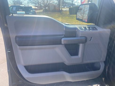 Used 2018 Ford F150 XLT w/ Equipment Group 302A Luxury image 9