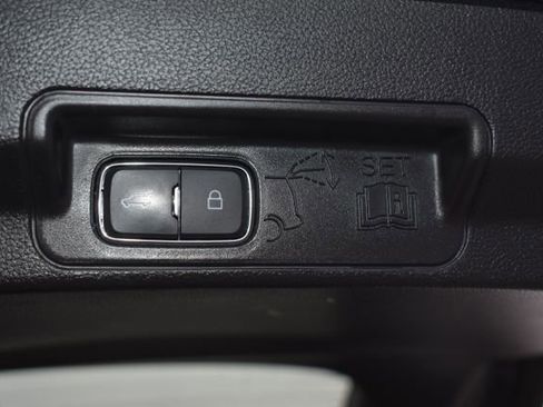 Used 2022 Ford Explorer Limited image 49