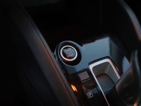 Used 2021 Nissan Versa SV image 17