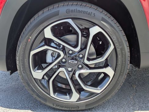 New 2026 Chevrolet Trax RS w/ Driver Confidence Package FWD image 32