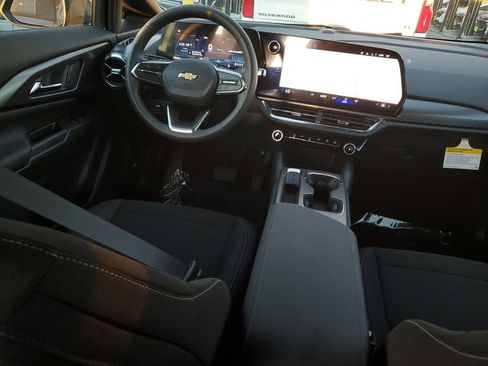 New 2026 Chevrolet Equinox EV LT image 10