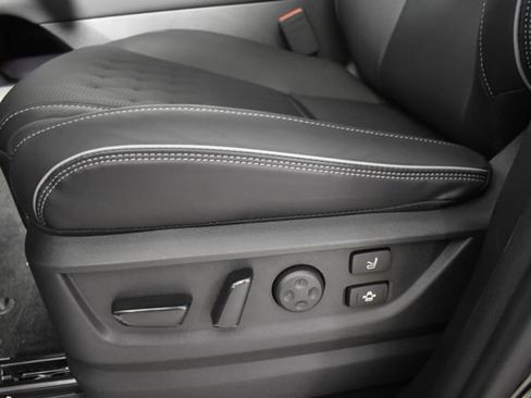 New 2026 INFINITI QX80 Autograph w/ Premium Cargo Package AWD/4WD image 13