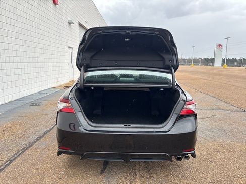 Used 2021 Toyota Camry SE image 26