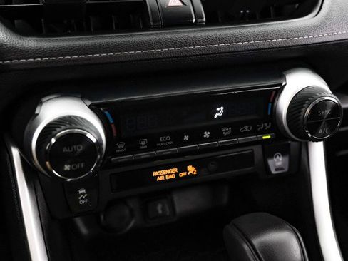 Used 2022 Toyota RAV4 XLE image 22