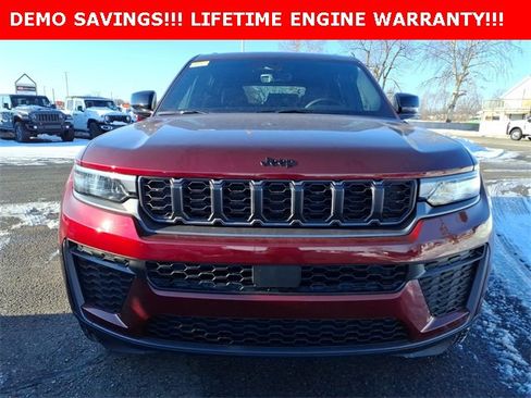 New 2026 Jeep Grand Cherokee Altitude image 2