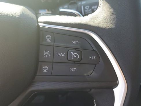 New 2025 Jeep Grand Cherokee L Altitude image 32