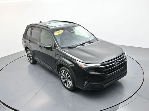 Used 2025 Subaru Forester Touring AWD/4WD image 18