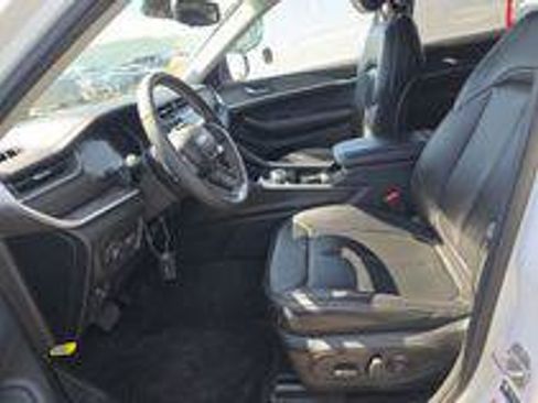 Certified 2023 Jeep Grand Cherokee L Limited w/ Trailer Tow Group (B) AWD/4WD image 16
