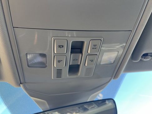 Used 2024 Volkswagen Jetta SE image 26