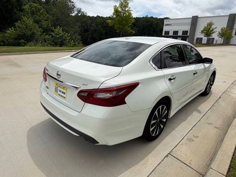 Used 2018 Nissan Altima 2.5 SV FWD image 5