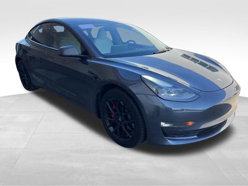 Used 2023 Tesla Model 3 Performance image 3