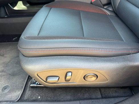 Used 2025 Chevrolet Equinox EV RS image 10