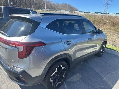 Used 2024 Kia Seltos EX image 18