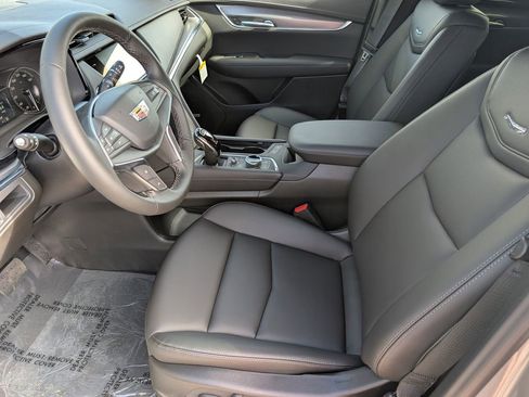 New 2026 Cadillac XT5 Luxury image 11