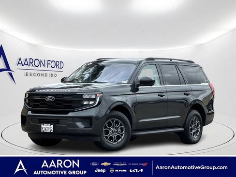 Used 2025 Ford Expedition Active AWD/4WD image 1