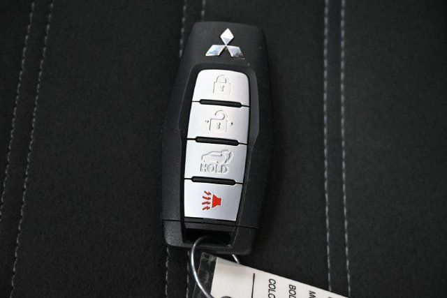 Used 2025 Mitsubishi Outlander SE FWD image 25