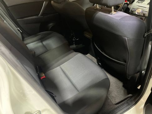 Used 2011 MAZDA MAZDA3 i Sport FWD image 16