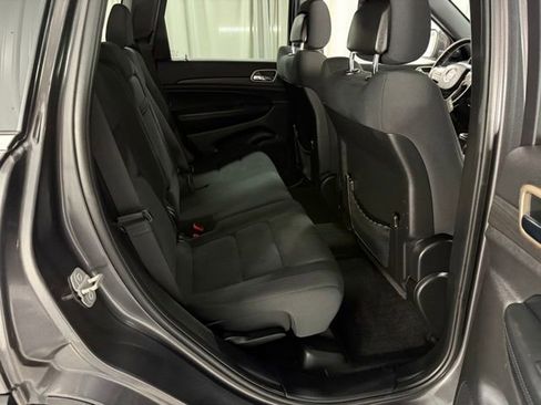 Used 2015 Jeep Grand Cherokee Laredo w/ Quick Order Package 23E AWD/4WD image 8