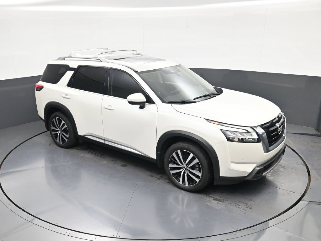 Used 2024 Nissan Pathfinder Platinum FWD image 28
