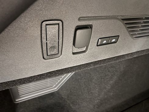 Used 2026 Lincoln Nautilus Premier w/ Equipment Group 102A image 40