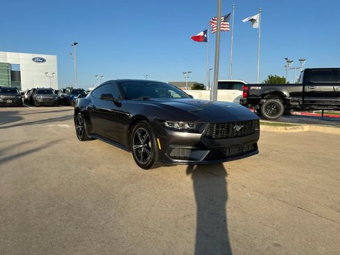 Used 2024 Ford Mustang Coupe RWD image 8