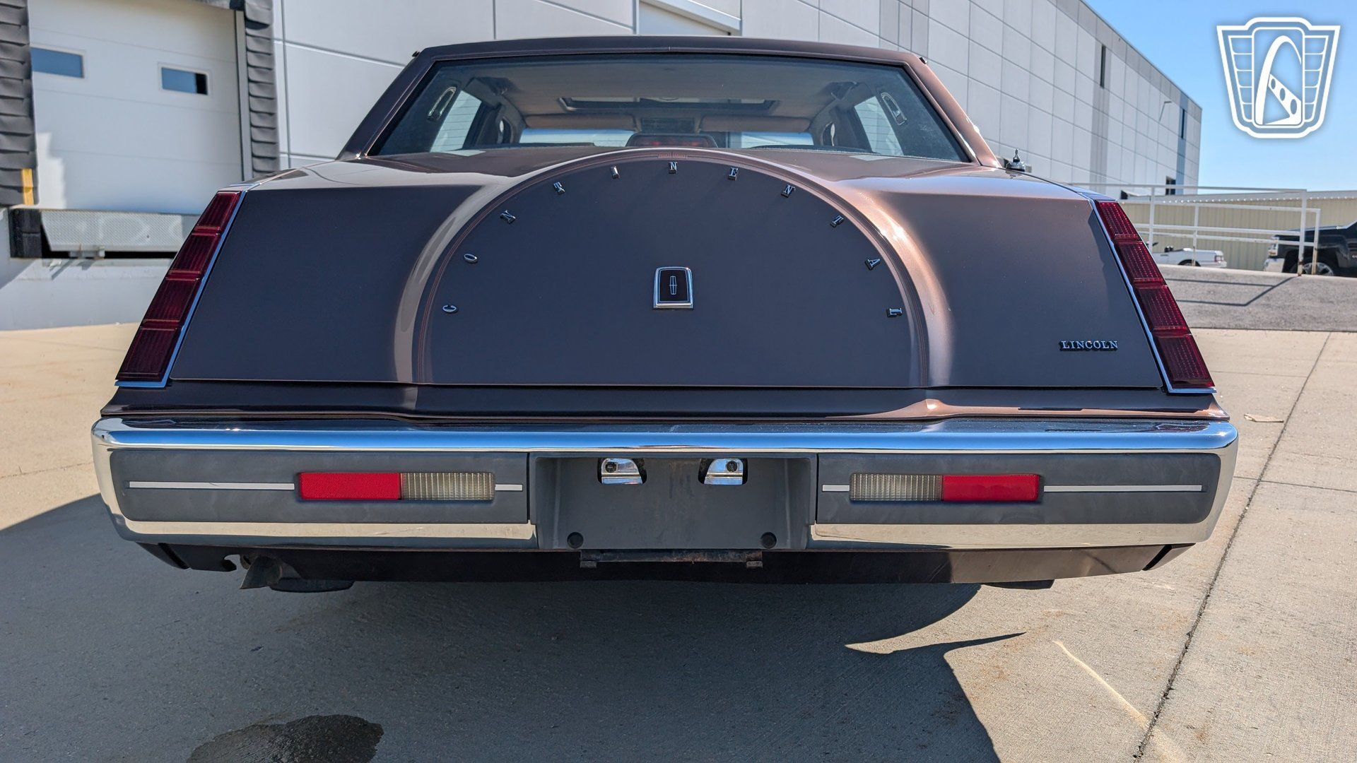Used 1987 Lincoln Continental Signature RWD image 13