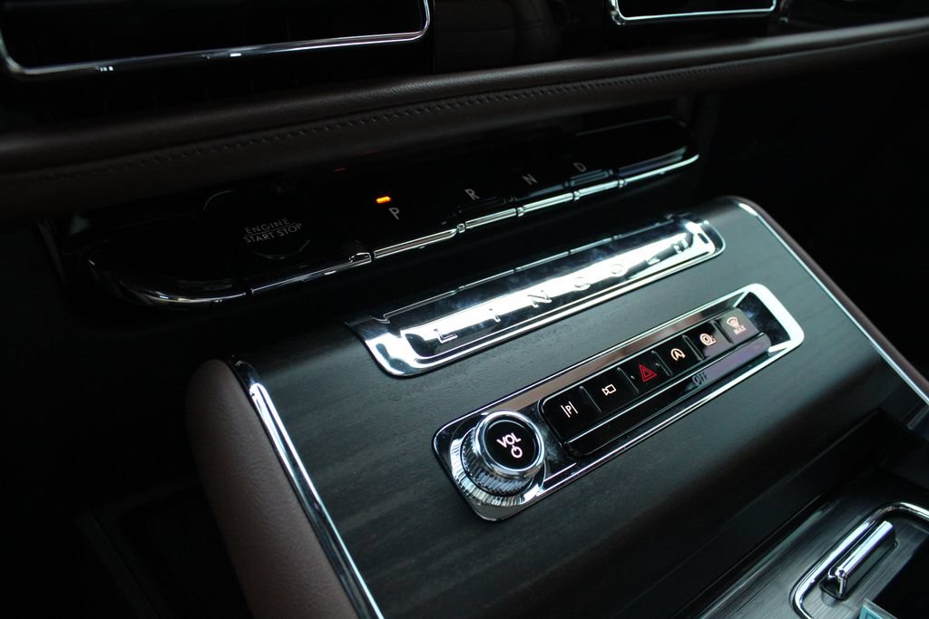 New 2027 Lincoln Aviator Reserve AWD/4WD image 16