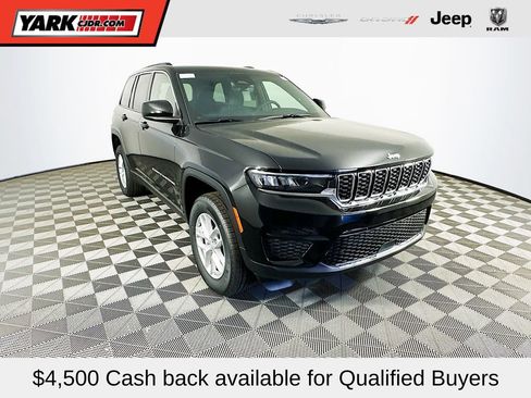 New 2026 Jeep Grand Cherokee Laredo AWD/4WD image 1