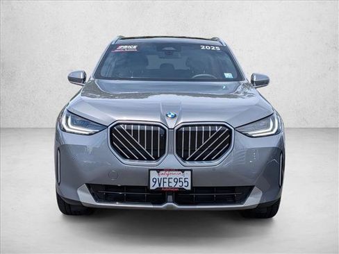 Used 2025 BMW X3 xDrive30i w/ Premium Package AWD/4WD image 2