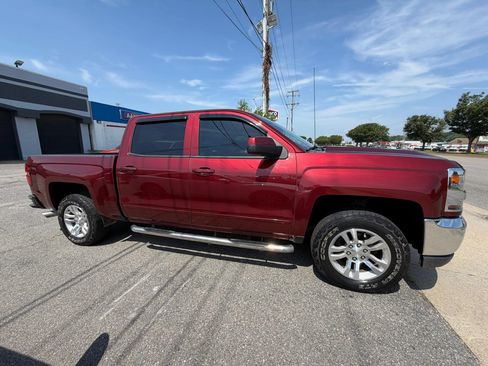 Used 2017 Chevrolet Silverado 1500 LT w/ All Star Edition AWD/4WD image 6