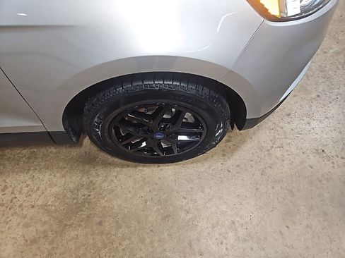 Used 2021 Ford Edge SEL w/ Convenience Package image 10