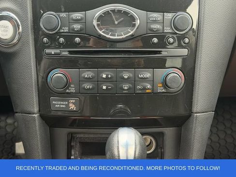 Used 2015 INFINITI QX70 AWD w/ Premium Package image 16