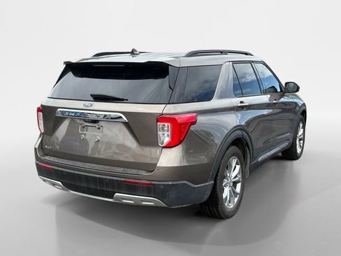 Used 2021 Ford Explorer XLT w/ Equipment Group 202A RWD image 6