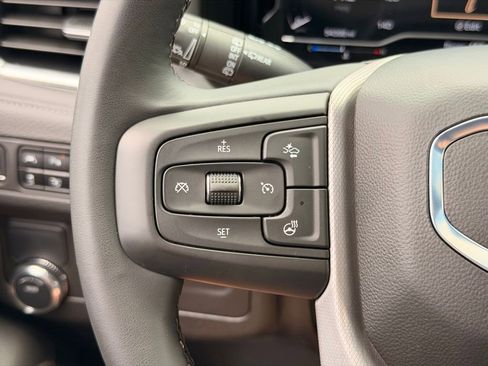 Used 2024 GMC Yukon XL Denali RWD image 30
