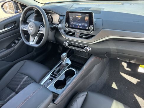 New 2025 Nissan Altima 2.5 SR image 25