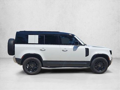 Used 2025 Land Rover Defender 110 S AWD/4WD image 4