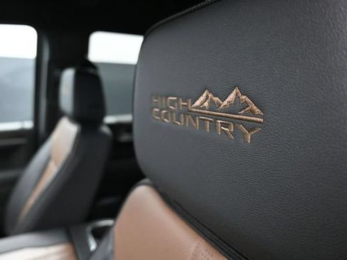 Used 2025 Chevrolet Silverado 1500 High Country AWD/4WD image 15