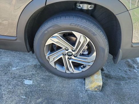 Used 2023 Hyundai Santa Fe SE image 4