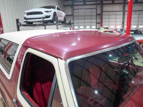 Used 1990 Ford Bronco XLT 2dr 4WD SUV image 30