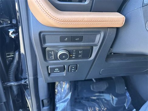 Certified 2022 Ford Expedition Max Platinum image 30