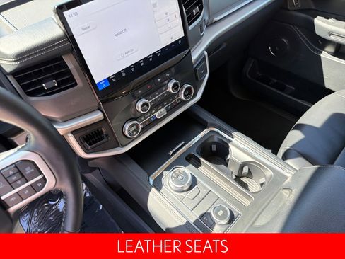 Used 2024 Ford Expedition XLT image 17